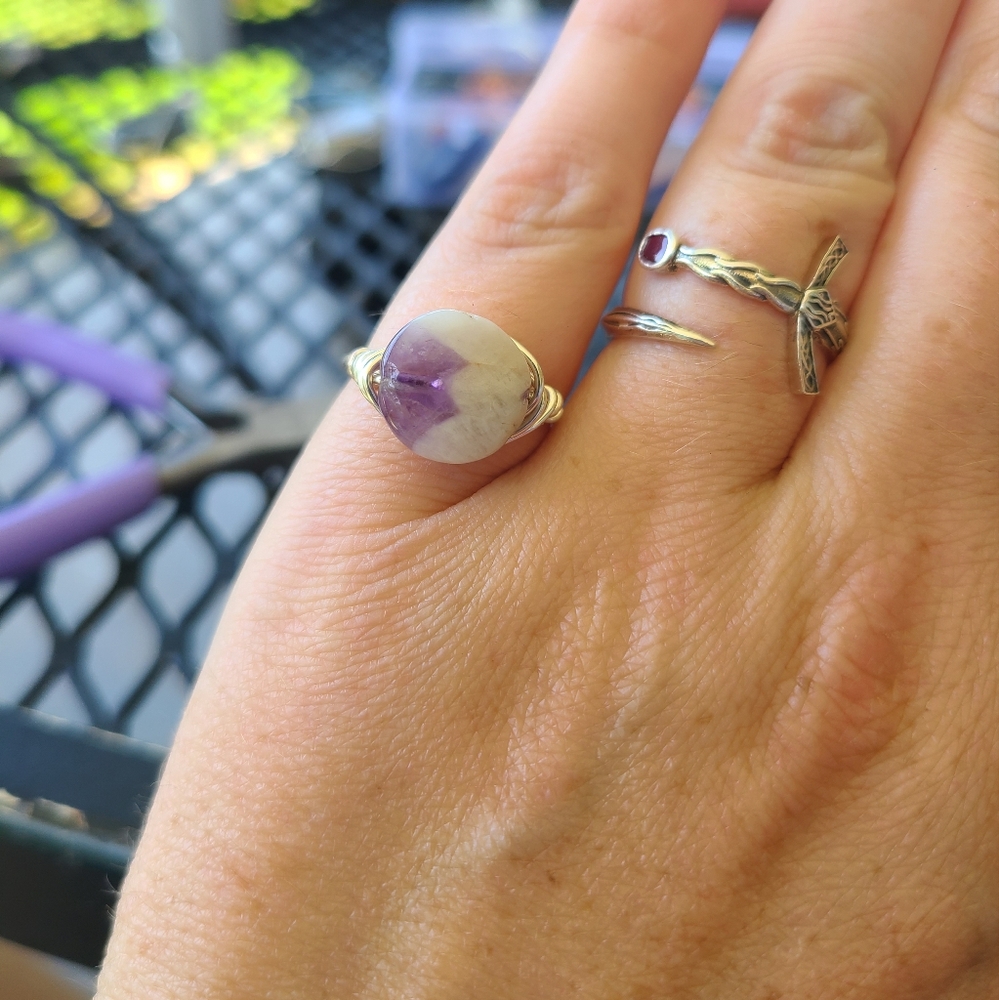 Hand wire wrapped chevron amethyst ring - Picture 4 of 5